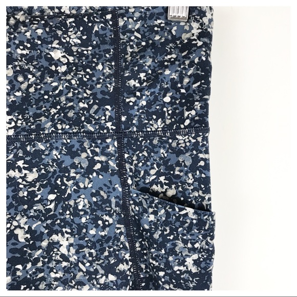 Athleta Sandstone Salutation Pocket Leggings Size Medium - Picture 9 of 12